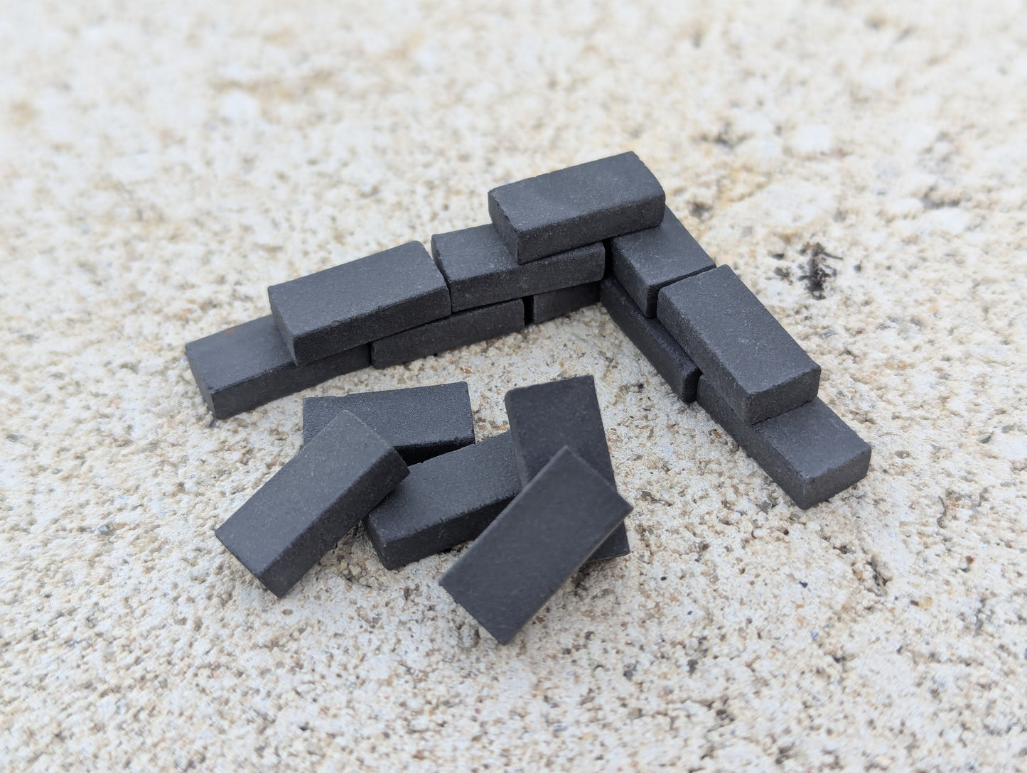 1:16 Scale Grey Bricks (50 Pack)