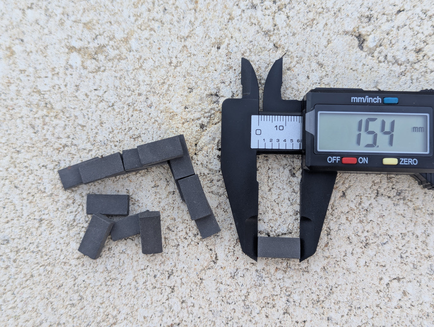 1:16 Scale Grey Bricks (50 Pack)