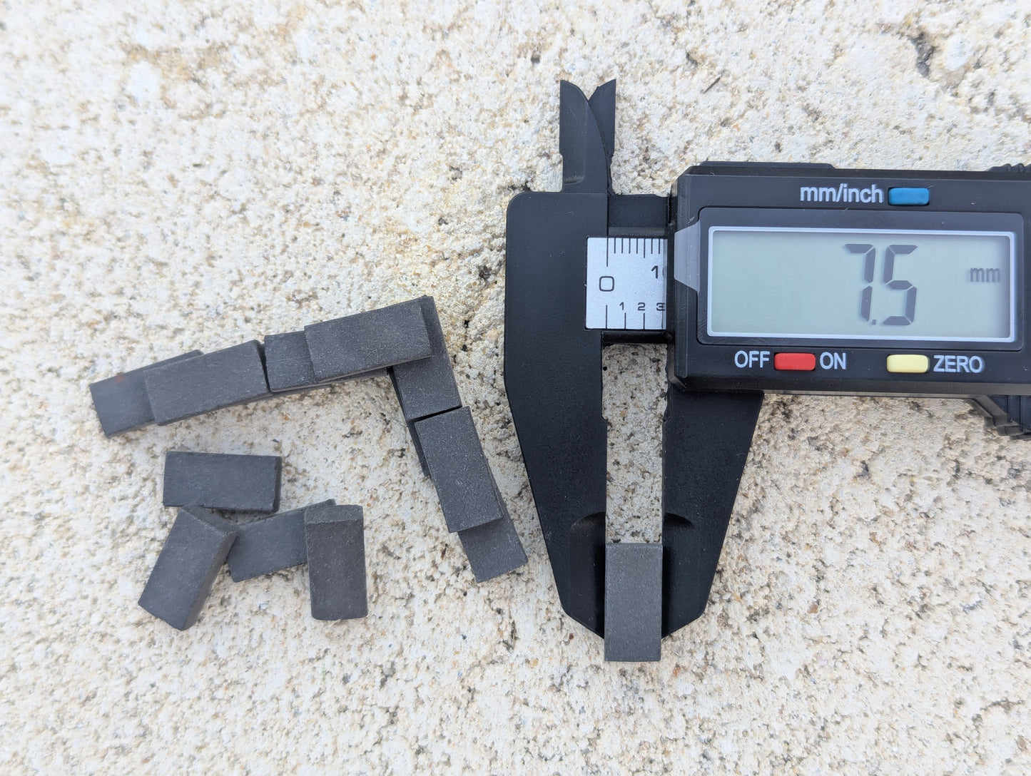 1:16 Scale Grey Bricks (50 Pack)